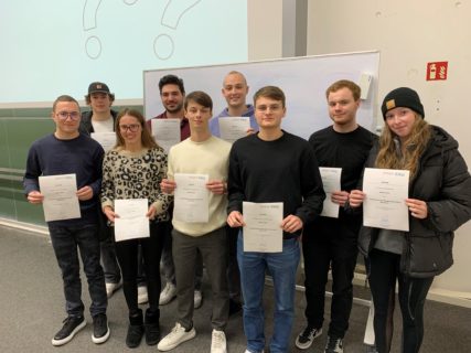 Zum Artikel "Erfolgreicher Studienstart für FACT-S Studierende"